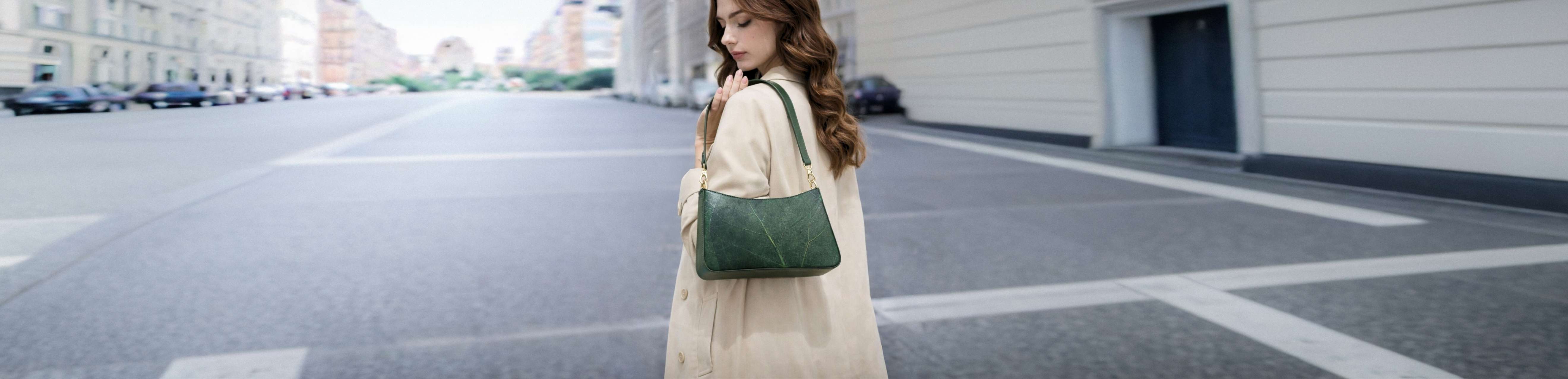 Can Vegan Leaf Bags Be Used in the Rain?