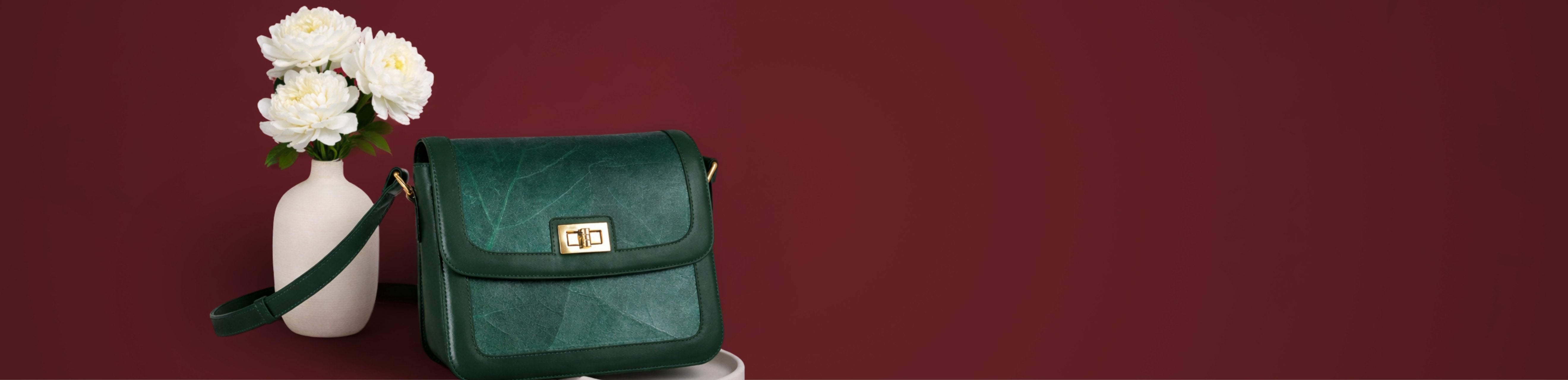 Lucky Colors for Chinese New Year 2026: Red, Gold, and Green Meaning Guide