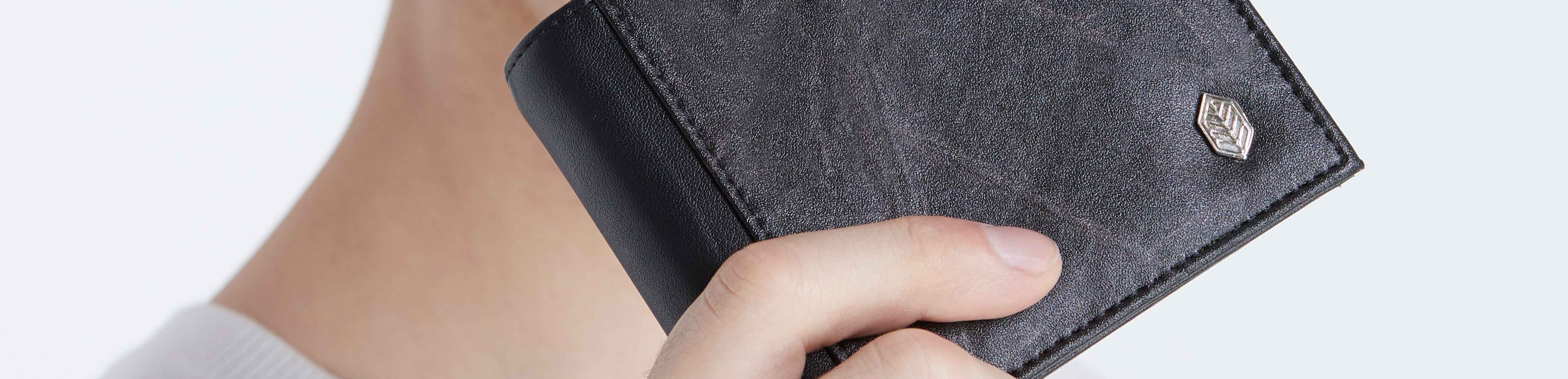 Unique Father’s Day Gifts: Vegan Wallets and Leaf-Made Bags for Him