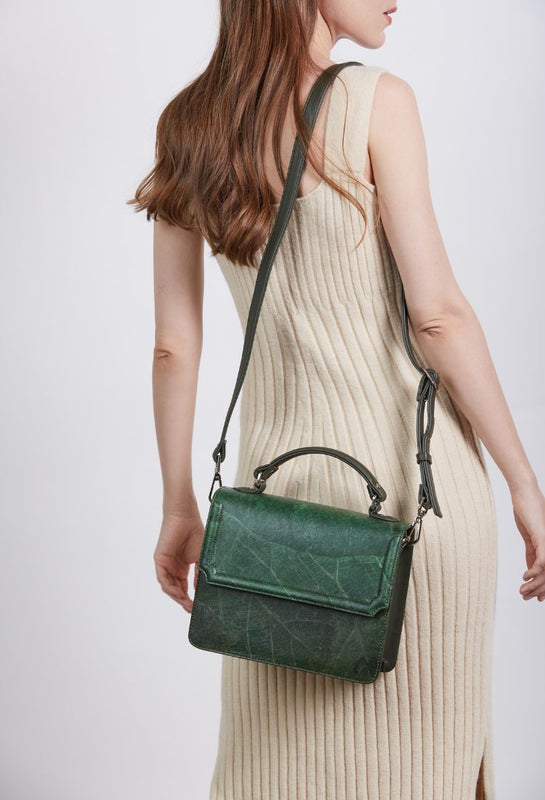 15 Branded Bags for Ladies for Making a Fashion Statement [March, 2024]
