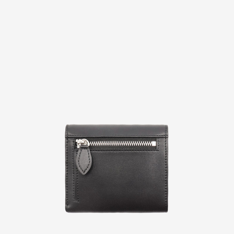 Back view of the Milly Compact Wallet in black leaf leather by Thamon, showcasing the zipper pocket and sleek design.