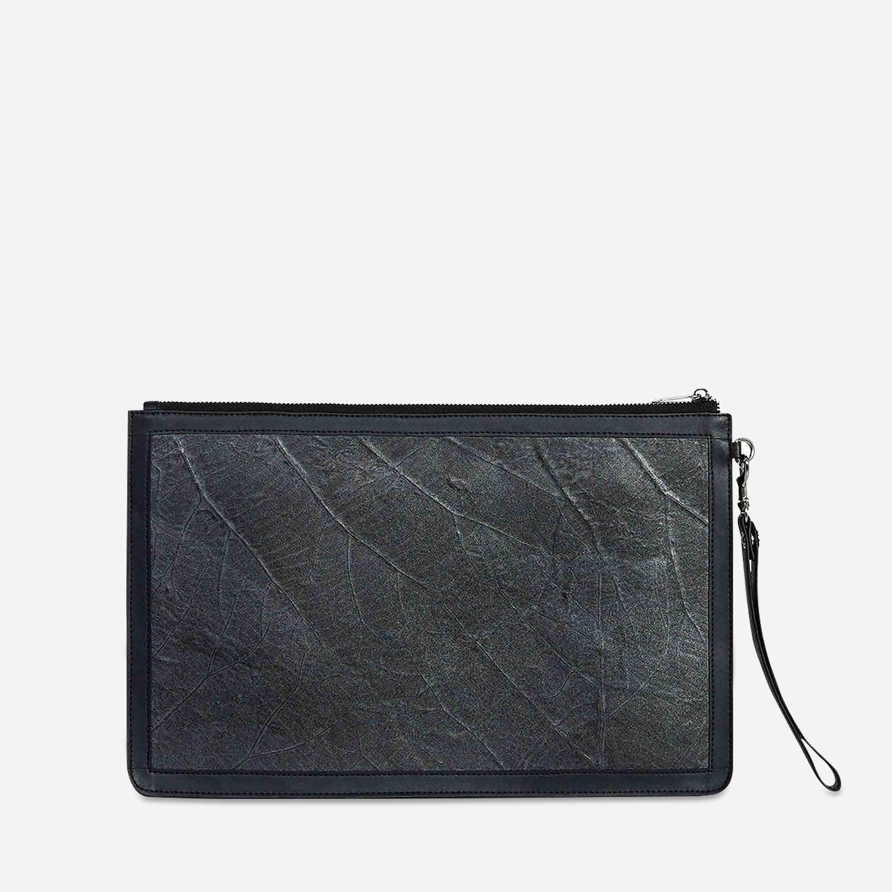 Back Black Dylan Pouch by Thamon